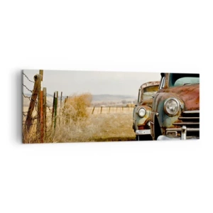 Impression sur toile - Image sur toile - Deux vieilles voitures sur un chemin de terre à côté d'une clôture en bois - 140x50cm - Repos bien mérité - Décoration murale moderne pour le salon et la chambre ARTTOR
