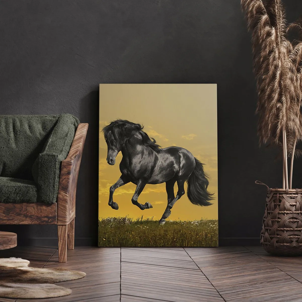 Impression sur toile - Image sur toile - Un cheval noir galope sur fond de coucher de soleil doré. - 80x120cm - Beau, libre et sauvage - Décoration murale moderne pour le salon et la chambre ARTTOR
