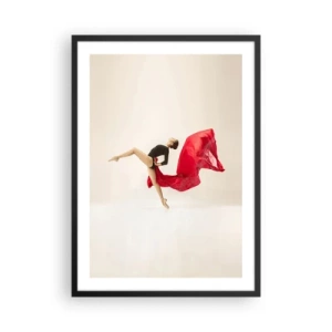 Affiche dans un cadre noir - Poster - Une danseuse en tenue noire avec du tissu rouge en mouvement - 50x70cm - Rouge et noir - Décoration murale moderne pour le salon et la chambre ARTTOR