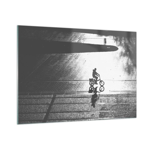 Impression sur verre - Image sur verre - Homme à vélo à travers la ville, reflet dans l'eau, photo en noir et blanc - 100x70cm - Devant moi, à travers la ville - Décoration murale moderne pour le salon et la chambre ARTTOR