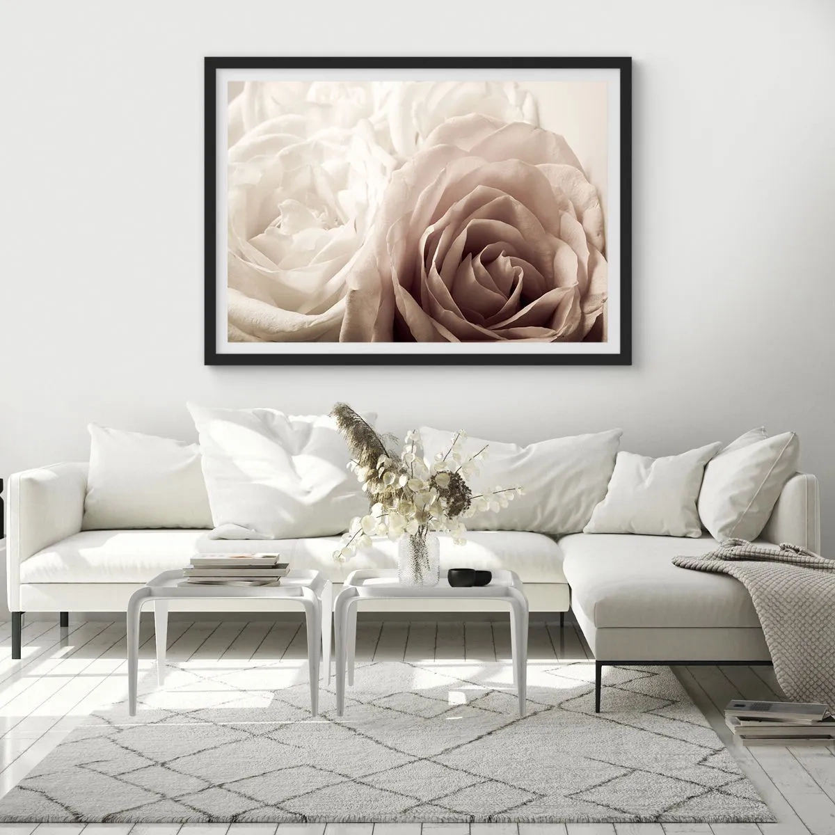 Affiche dans un cadre noir - Poster - Roses délicates dans des tons pastel de beige - 70x50cm - Au coeur d'ue la rose - Décoration murale moderne pour le salon et la chambre ARTTOR