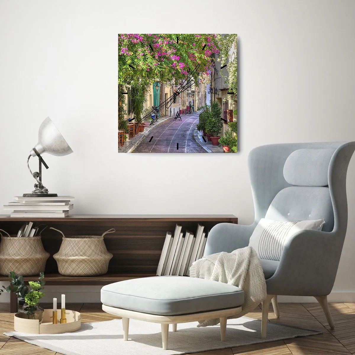 Horloge murale - Pendule murale - Une charmante rue avec des vignes fleuries et des tables de café - 30x30cm - Allée fleurie - Décoration murale moderne pour le salon et la chambre ARTTOR