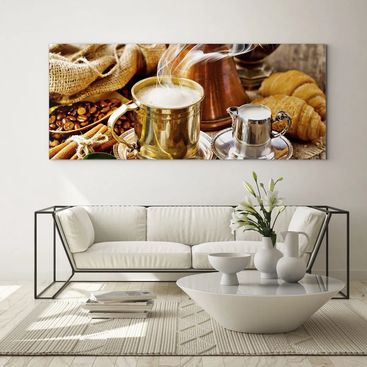 Impression sur verre - Image sur verre - Une tasse de café dorée entourée de grains, de cruches et de croissants - 140x50cm - Bonne journée! - Décoration murale moderne pour le salon et la chambre ARTTOR