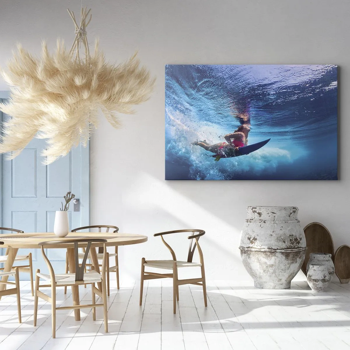 Impression sur toile - Image sur toile - Un surfeur sous l'eau dans une composition dynamique aux tons bleus. - 70x50cm - Joie profonde - Décoration murale moderne pour le salon et la chambre ARTTOR