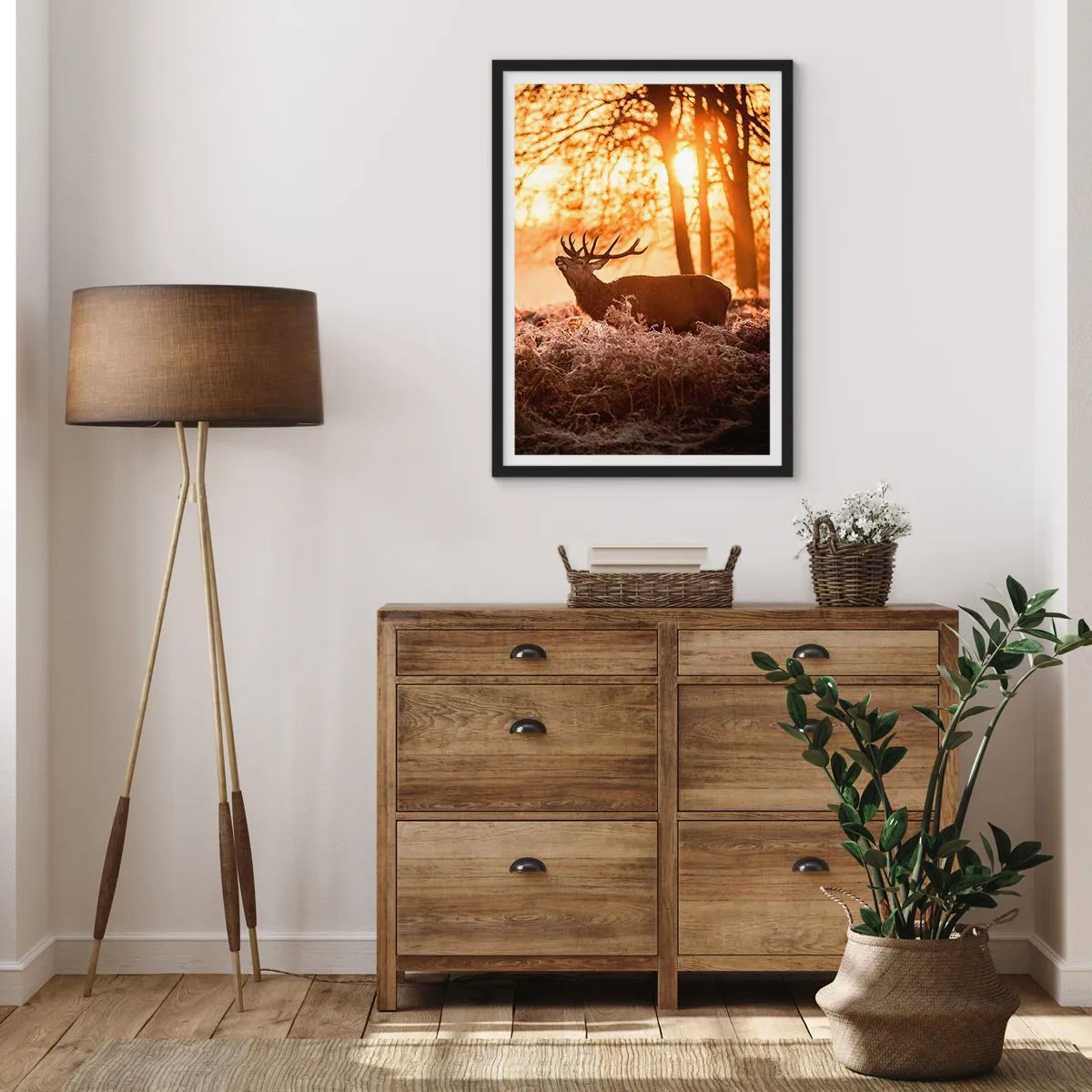 Affiche dans un cadre noir - Poster - Cerf dans les rayons du soleil levant sur fond de forêt - 50x70cm - Le rêve d'un chasseur - Décoration murale moderne pour le salon et la chambre ARTTOR