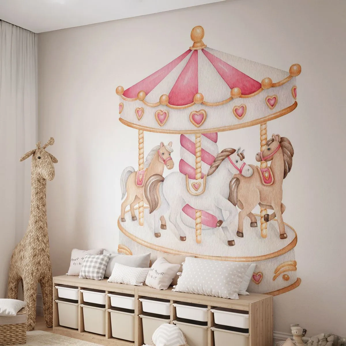 Papier Peint Photo Premium Sand - Carrousel rose et beige avec des chevaux sur fond blanc - 100x70cm - Le doux monde de l'enfance - Décoration murale moderne pour le salon et la chambre ARTTOR