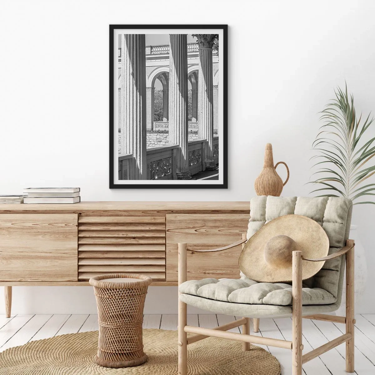 Affiche dans un cadre noir - Poster - Colonnes en architecture avec des ombres subtiles - 50x70cm - Arcade ensoleillée - Décoration murale moderne pour le salon et la chambre ARTTOR