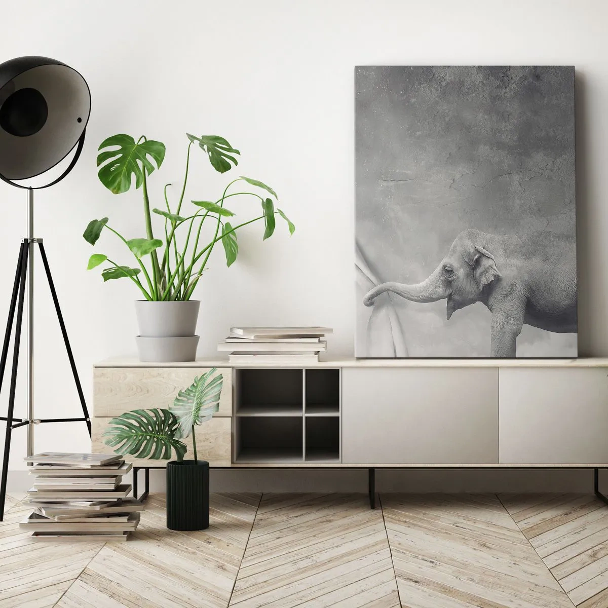 Impression sur toile - Image sur toile - Un éléphant tire le rideau dans une photo surréaliste en noir et blanc - 70x100cm - Révéler le mystère - Décoration murale moderne pour le salon et la chambre ARTTOR