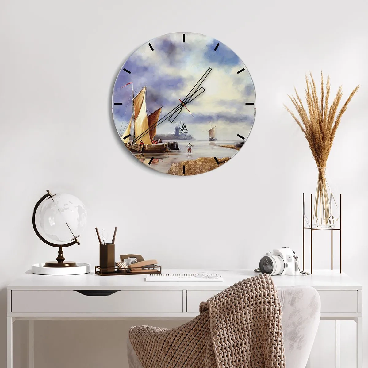 Horloge murale - Pendule murale - Voiliers sur une eau calme avec vue sur un moulin à vent - 30x30cm - Retour de marin - Décoration murale moderne pour le salon, la cuisine et la chambre ARTTOR