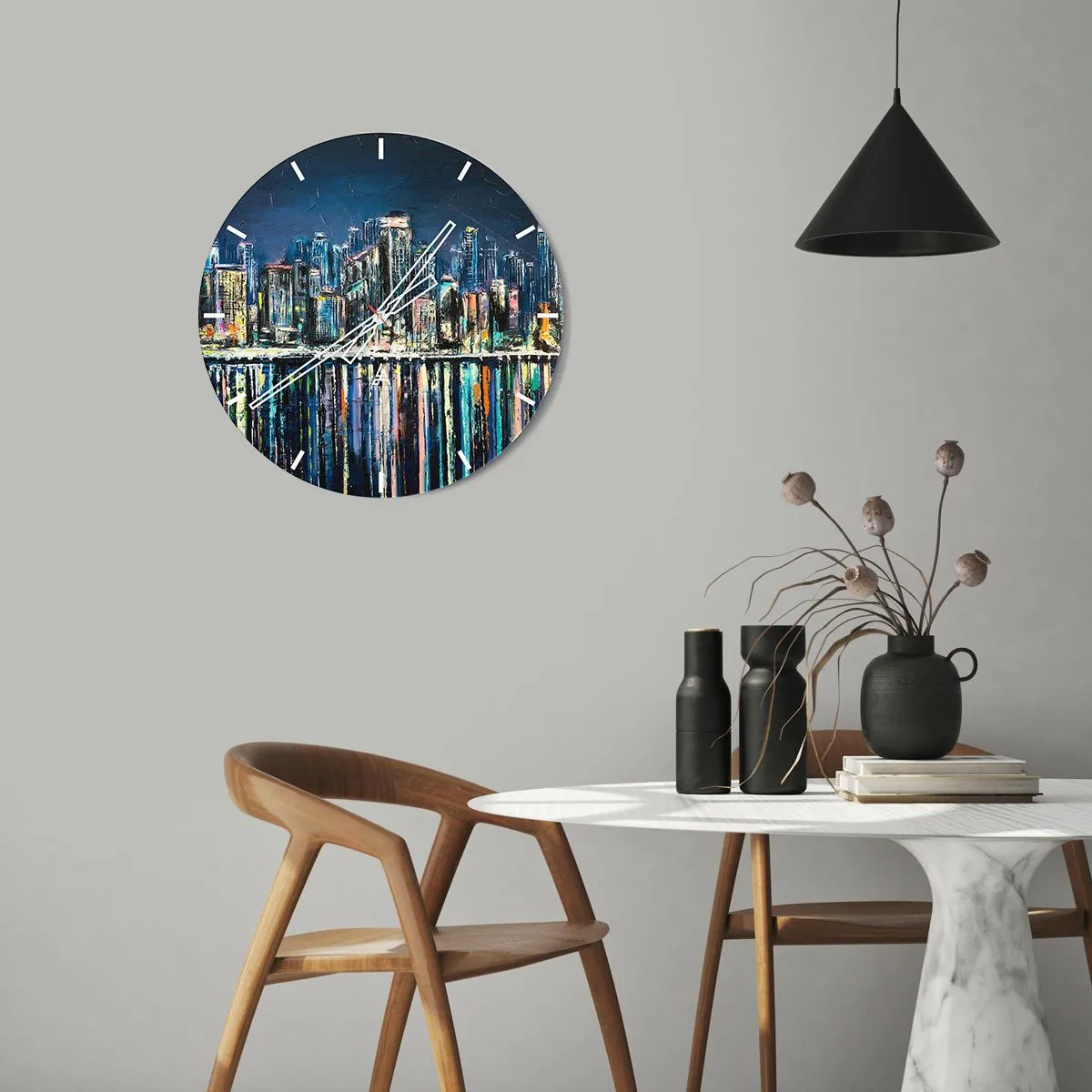 Horloge murale - Pendule murale - Panorama nocturne de la ville avec reflets lumineux sur l'eau - 30x30cm - Cascade de lumières - Décoration murale moderne pour le salon, la cuisine et la chambre ARTTOR