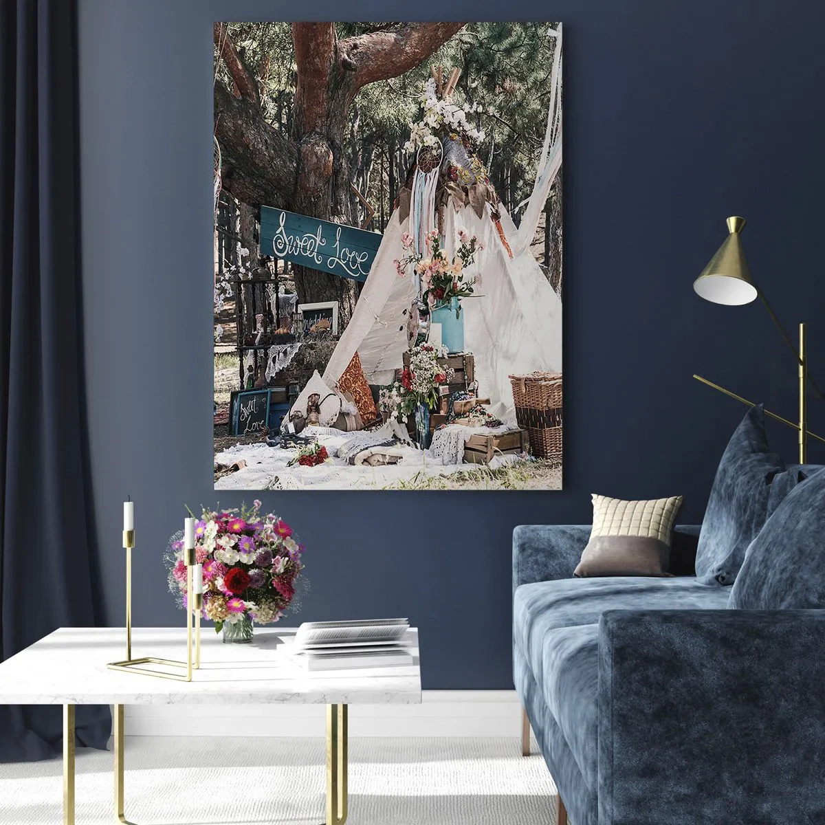 Impression sur verre - Image sur verre - Décoration extérieure bohème avec un tipi et des fleurs dans la forêt - 50x70cm - Make love… - Décoration murale moderne pour le salon et la chambre ARTTOR