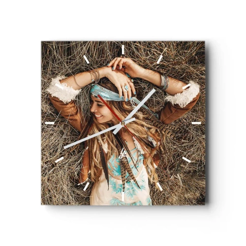 Horloge murale - Pendule murale - Femme de style bohème allongée sur du foin - 30x30cm - En route vers les années d'amour - Décoration murale moderne pour le salon et la chambre ARTTOR