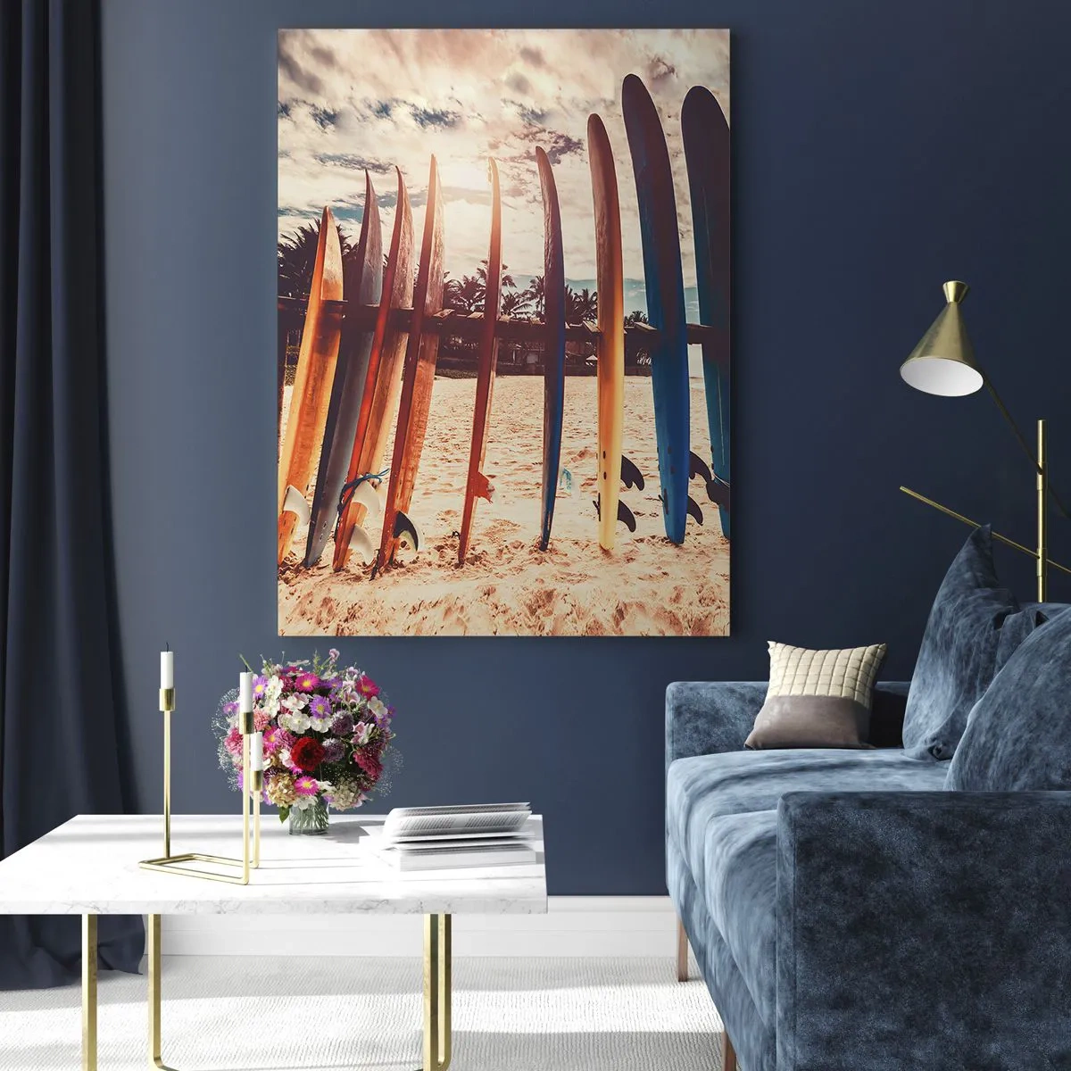 Impression sur verre - Image sur verre - Planches de surf colorées alignées sur la plage au coucher du soleil - 50x70cm - Bonne nuit, à demain - Décoration murale moderne pour le salon et la chambre ARTTOR