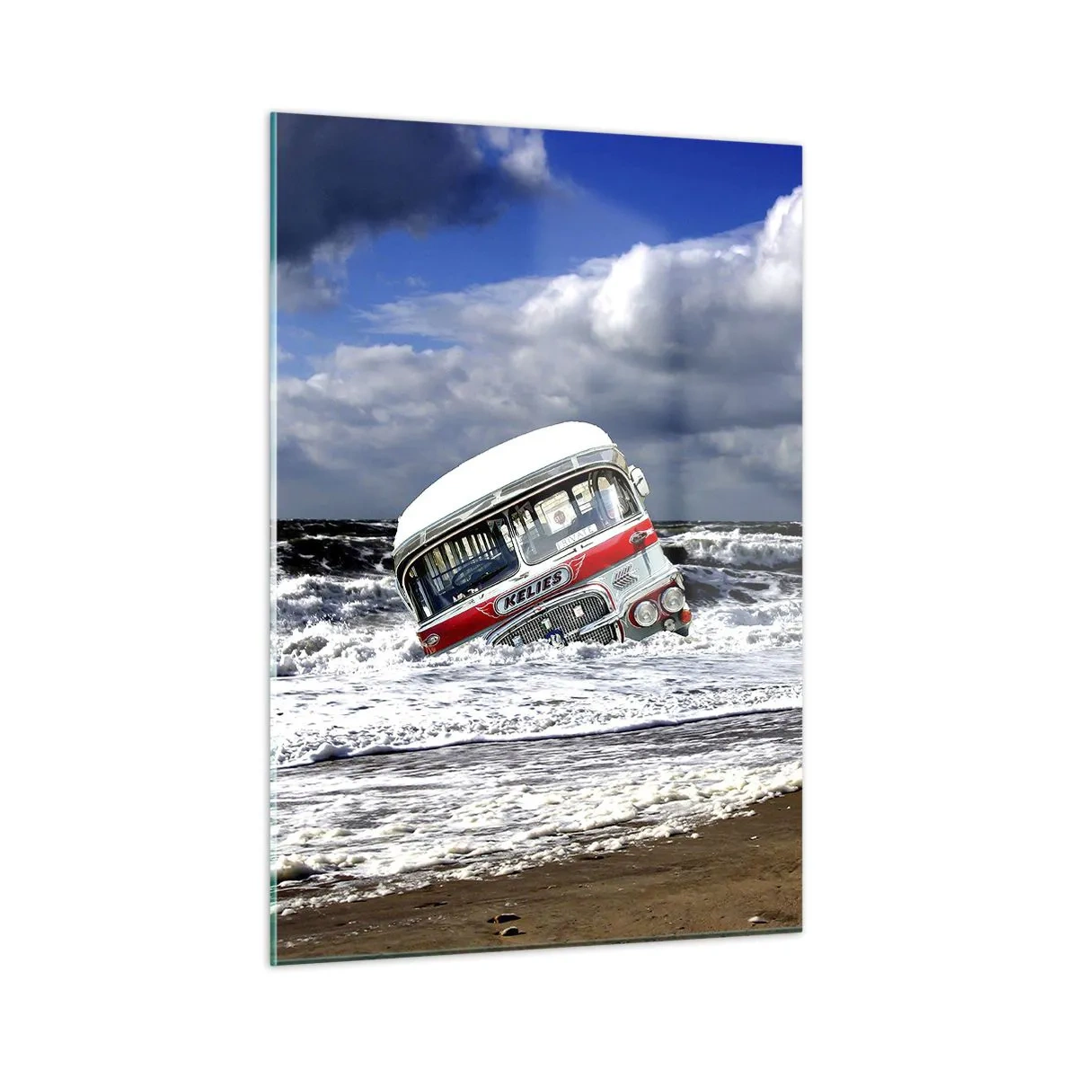 Impression sur verre - Image sur verre - Un vieux bus dans les eaux d'une mer agitée - 50x70cm - Et qu'est-ce qui vous étonne ? - Décoration murale moderne pour le salon et la chambre ARTTOR