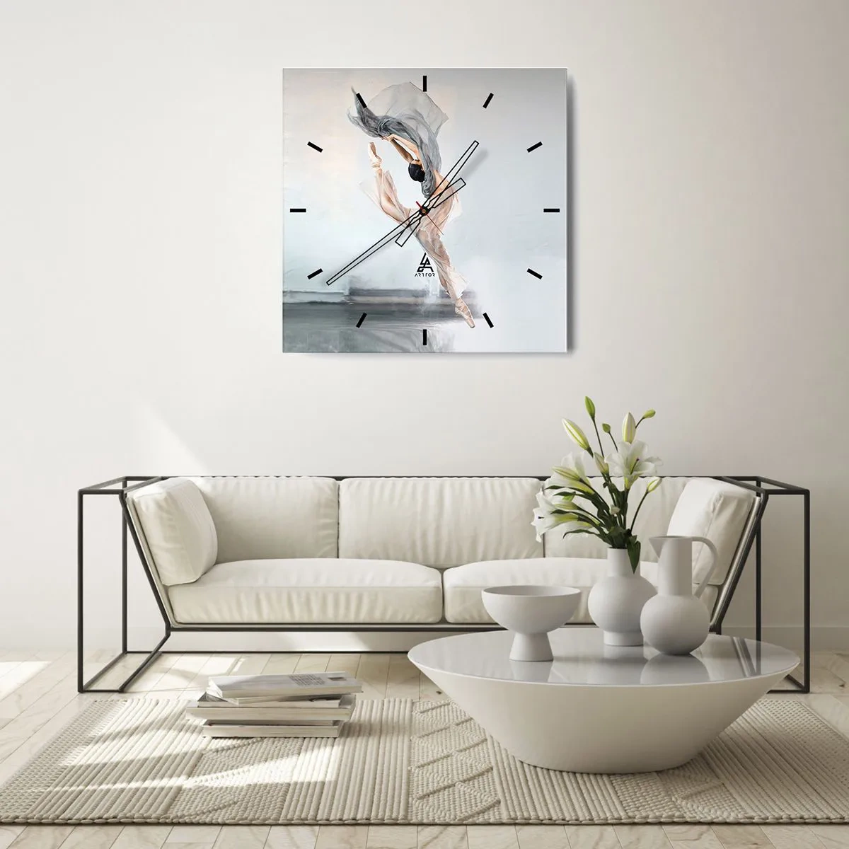 Horloge murale - Pendule murale - Une danseuse en mouvement dynamique sur un fond clair - 30x30cm - Dans le ravissement de la danse - Décoration murale moderne pour le salon et la chambre ARTTOR