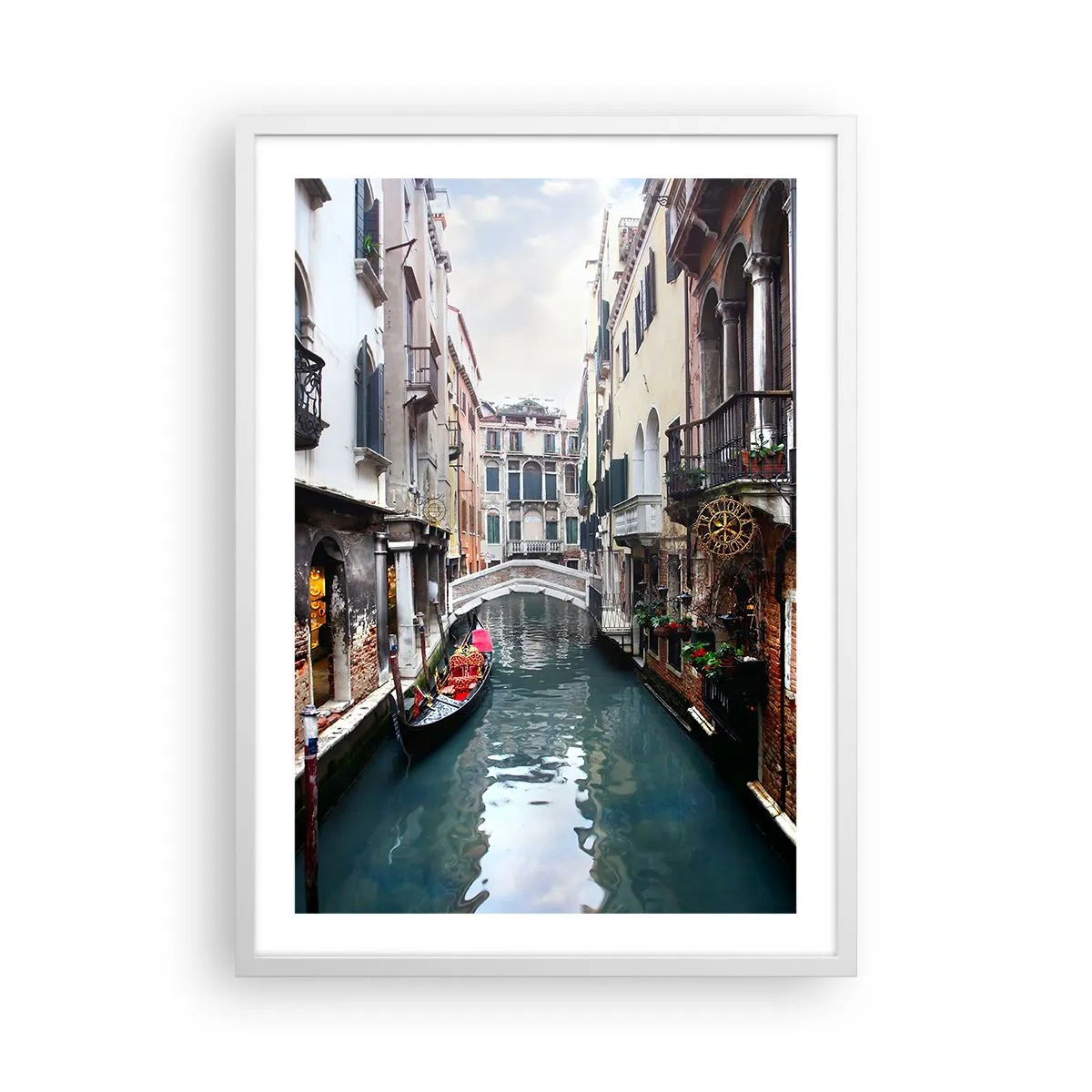 Affiche dans un cadre blanc - Poster - Paysage vénitien avec une gondole et un pont - 50x70 cm