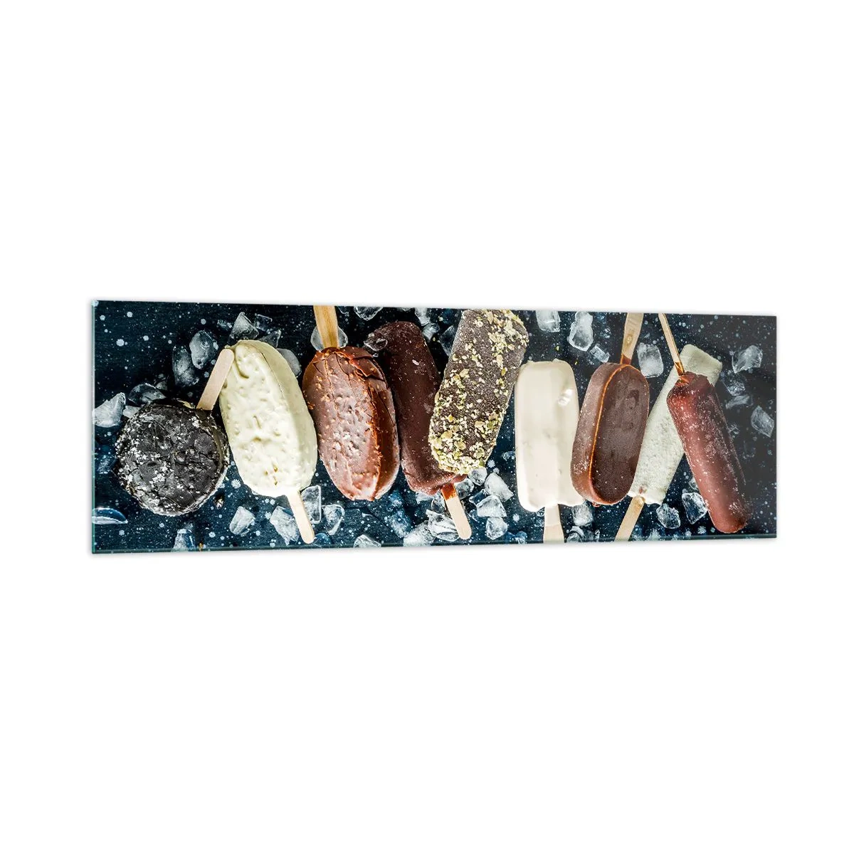 Impression sur verre - Image sur verre - Des glaces colorées disposées sur de la glace avec un fond sombre - 160x50cm - Le goût de l'été chaud - Décoration murale moderne pour le salon et la chambre ARTTOR