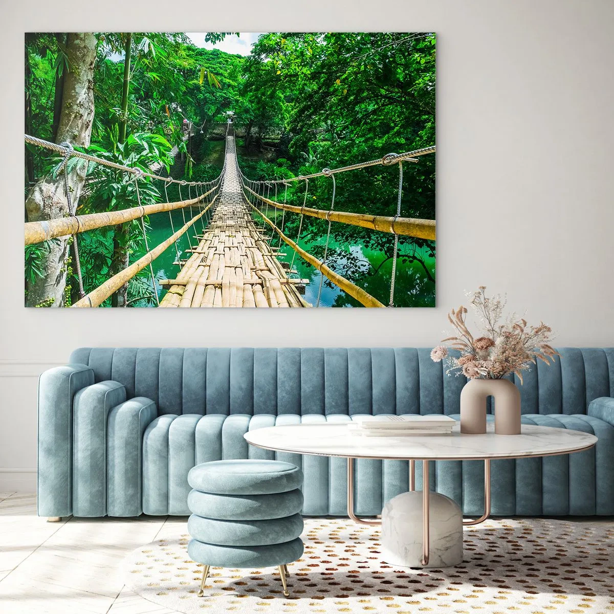 Impression sur verre - Image sur verre - Un pont en bambou suspendu au milieu de la verdure tropicale au-dessus d'une rivière - 120x80cm - Pont de singe en pleine nature - Décoration murale moderne pour le salon et la chambre ARTTOR