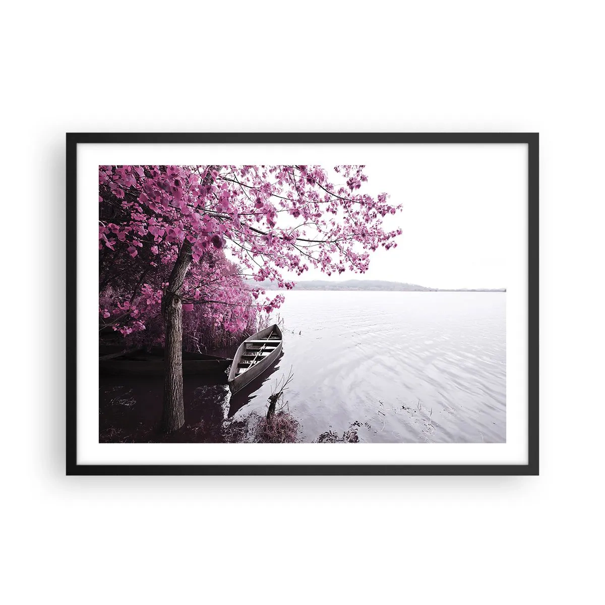 Affiche dans un cadre noir - Poster - Un bateau au bord d'un lac parmi des arbres roses - 70x50cm - Dans un silence rose - Décoration murale moderne pour le salon et la chambre ARTTOR