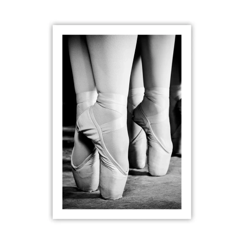 Affiche - Poster - Une affiche en noir et blanc représentant des chaussons de pointe de ballet. - 50x70cm - Ensemble, simple - Décoration murale moderne pour le salon et la chambre ARTTOR