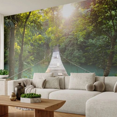 Papier Peint Photo Standard Eco - De l'eau azur à la forêt azur - Paysage, Jungle, Pont de bois - 150x105 cm