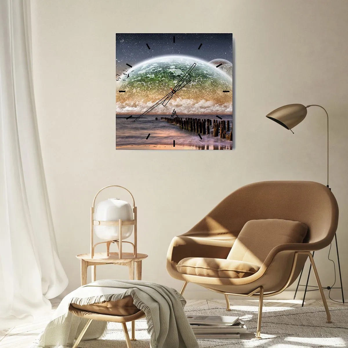 Horloge murale - Pendule murale - Un paysage fantastique avec une grande planète au-dessus de la mer et une jetée en bois. - 30x30cm - Et le monde est sorti de l'eau - Décoration murale moderne pour le salon et la chambre ARTTOR