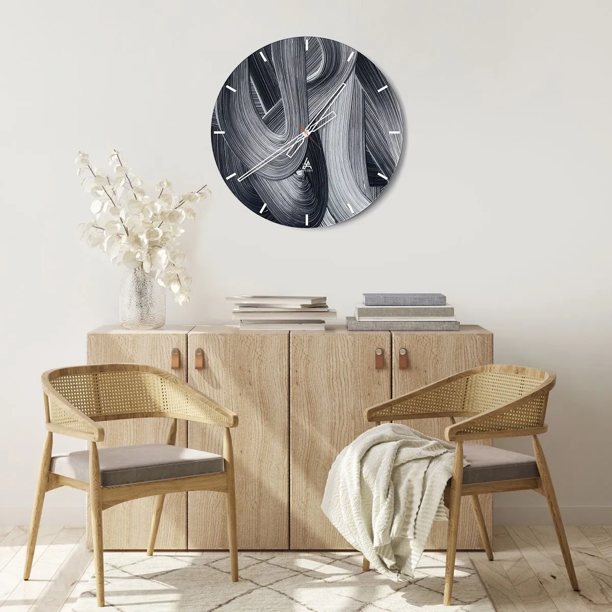 Horloge murale - Pendule murale - Un cheval au galop sur un fond de désert en noir et blanc. - 30x30cm - La fluidité de la réalité - Décoration murale moderne pour le salon, la cuisine et la chambre ARTTOR