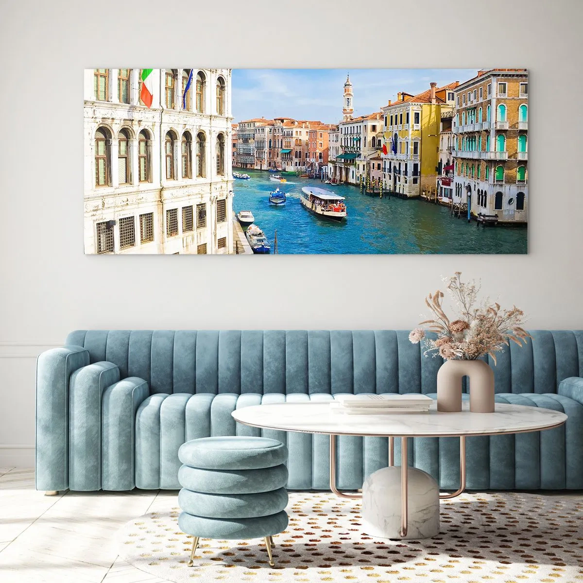 Impression sur verre - Image sur verre - Un canal vénitien avec une gondole et des bâtiments colorés - 120x50cm - Trafic de rue unique au monde - Décoration murale moderne pour le salon et la chambre ARTTOR