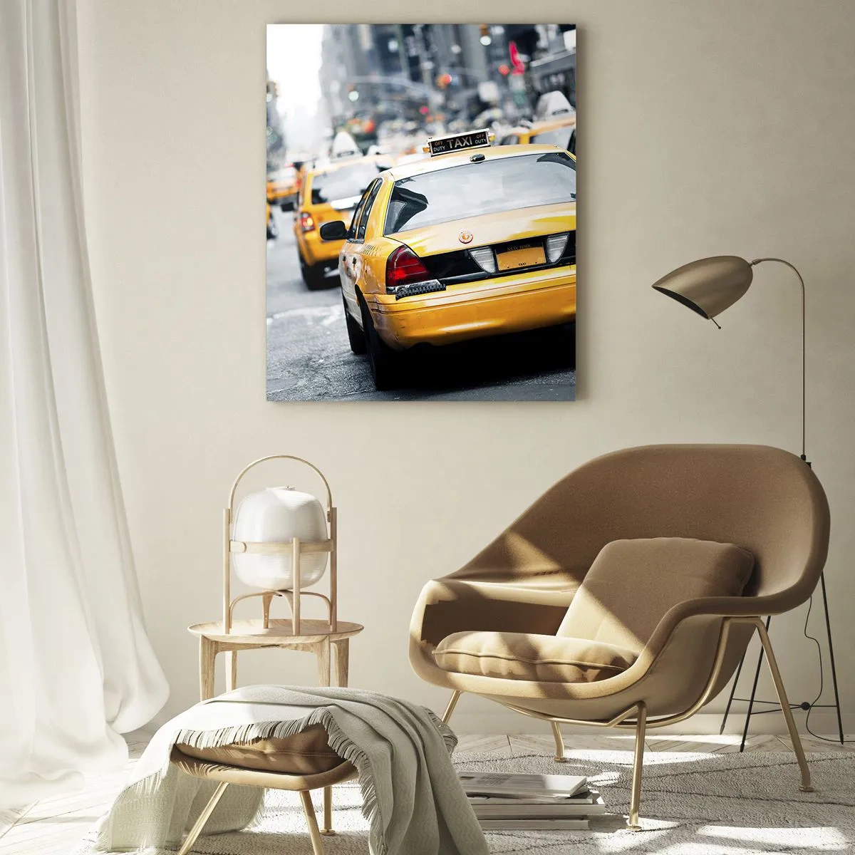 Impression sur verre - Image sur verre - Des taxis jaunes dans une rue animée du centre-ville de la métropole - 80x120cm - Seulement dans cette ville - Décoration murale moderne pour le salon et la chambre ARTTOR
