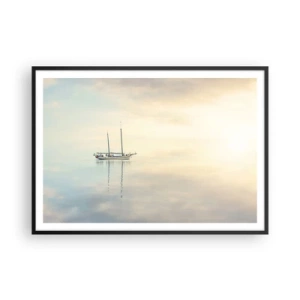 Affiche dans un cadre noir - Poster - Un bateau sur une mer calme dans une douce lumière - 100x70cm - Dans une mer de silence - Décoration murale moderne pour le salon et la chambre ARTTOR