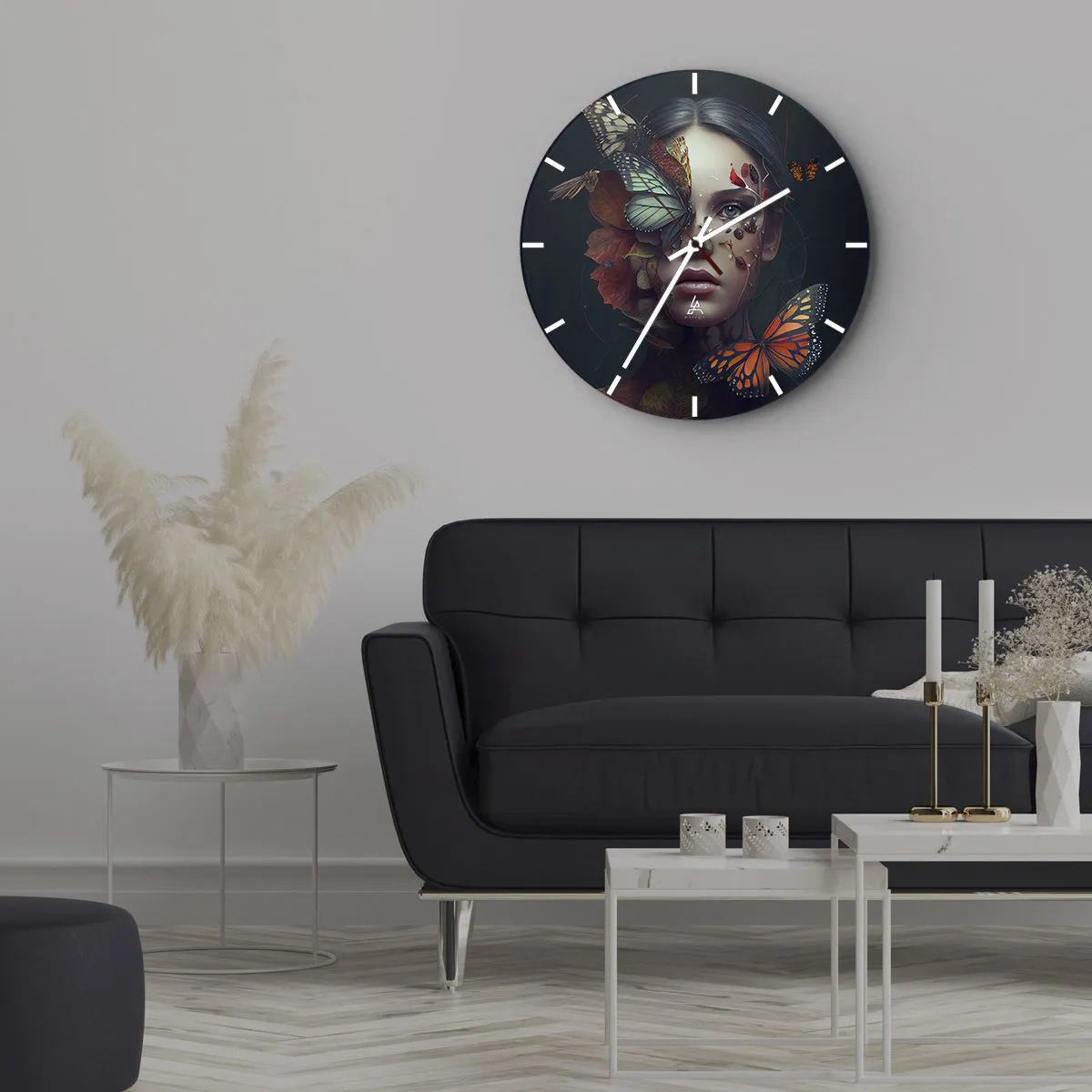 Horloge murale - Pendule murale - Une femme avec des papillons et des feuilles sur son visage dans une composition artistique. - 30x30cm - Une merveilleuse métamorphose - Décoration murale moderne pour le salon, la cuisine et la chambre ARTTOR