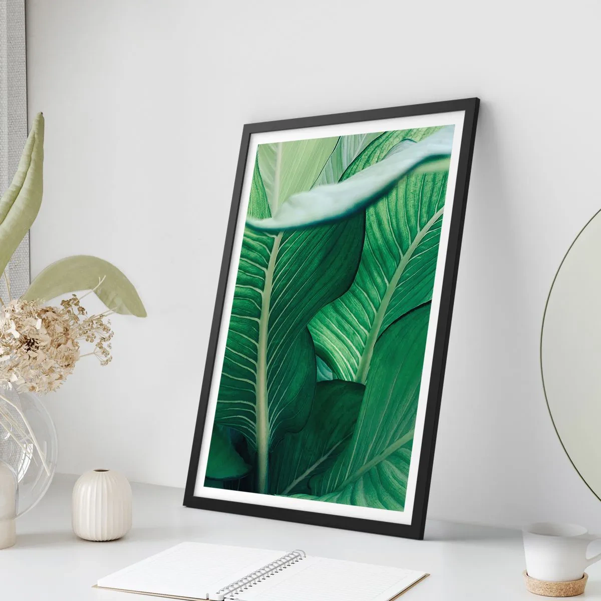 Affiche dans un cadre noir - Poster - Gros plan des feuilles vertes d'une plante - 50x70cm - Une vie intensément verte - Décoration murale moderne pour le salon et la chambre ARTTOR