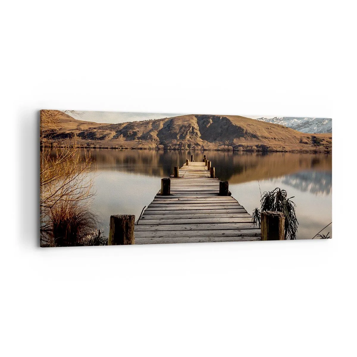 Impression sur toile - Image sur toile - Une jetée en bois sur un lac entouré de collines pittoresques - 120x50cm - Paysage silencieux - Décoration murale moderne pour le salon et la chambre ARTTOR
