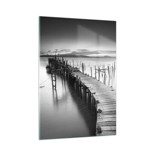 Impression sur verre - Image sur verre - Une vue en noir et blanc d'une jetée en bois au-dessus de l'eau - 50x70cm - La paix d'un rivage oublié - Décoration murale moderne pour le salon et la chambre ARTTOR