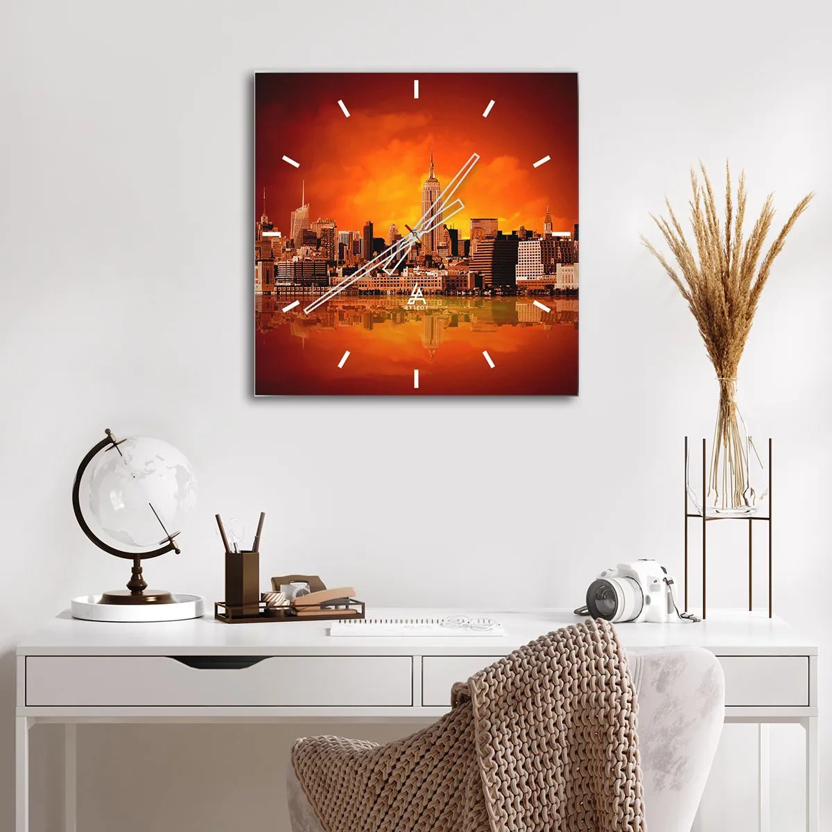 Horloge murale - Pendule murale - Panorama de grande ville en jaune et bronze - 40x40 cm