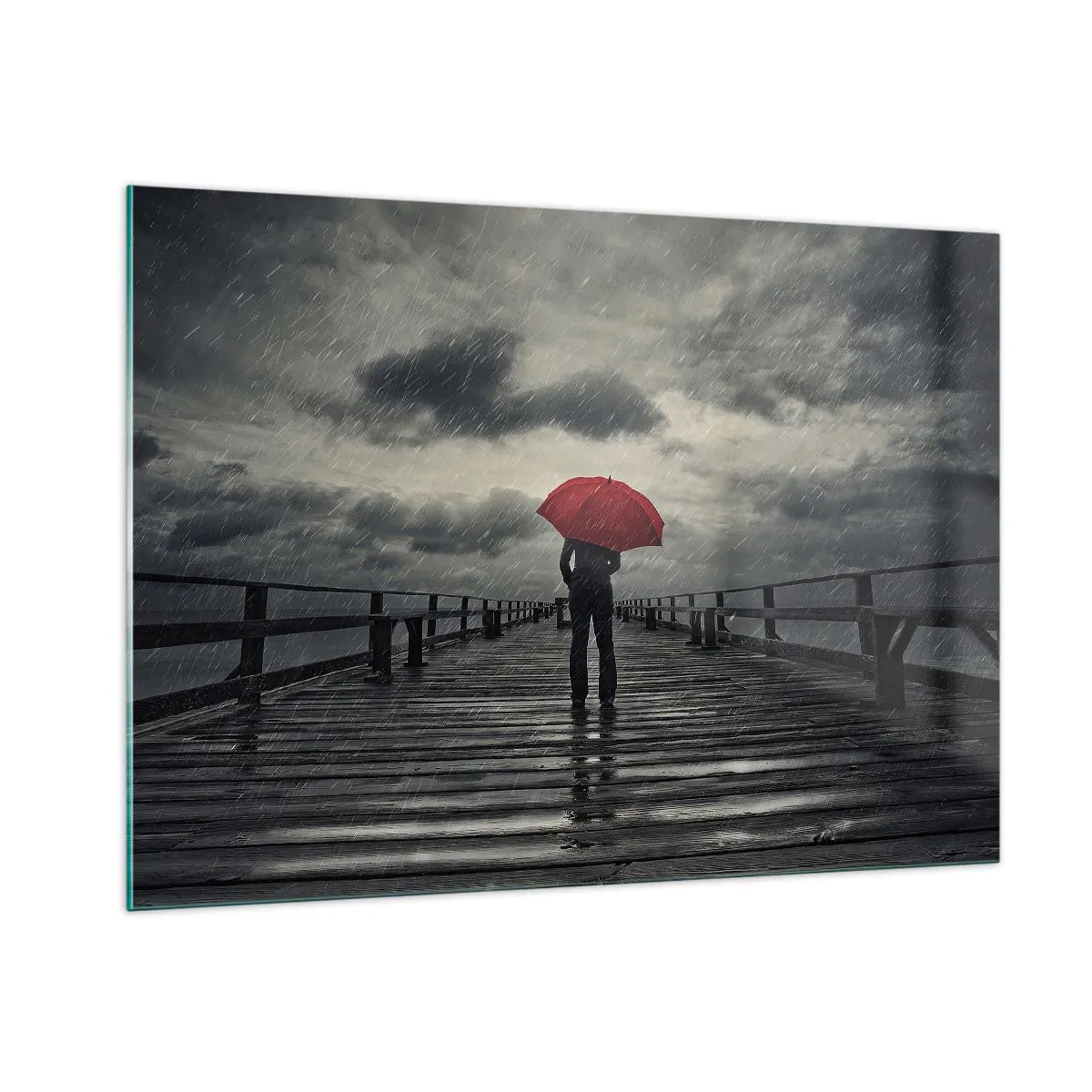 Impression sur verre - Image sur verre - Un homme avec un parapluie rouge sur une jetée en bois sous la pluie. - 100x70cm - Peu importe qu'il pleuve - Décoration murale moderne pour le salon et la chambre ARTTOR