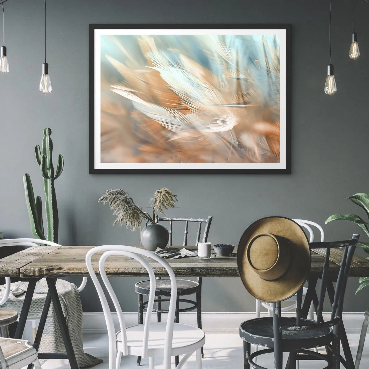 Affiche dans un cadre noir - Poster - Plumes délicates dans des tons pastel de bleu et d'orange - 70x50cm - Au pays de la douceur - Décoration murale moderne pour le salon et la chambre ARTTOR