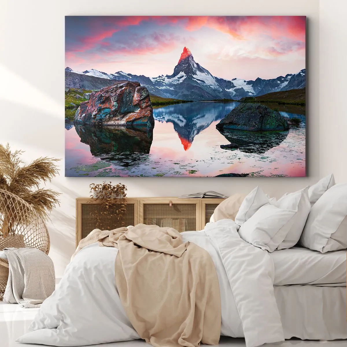 Impression sur toile - Image sur toile - Un sommet de montagne se reflétant dans un lac au coucher du soleil - 120x80cm - Le coeur des montagnes est chaud - Décoration murale moderne pour le salon et la chambre ARTTOR