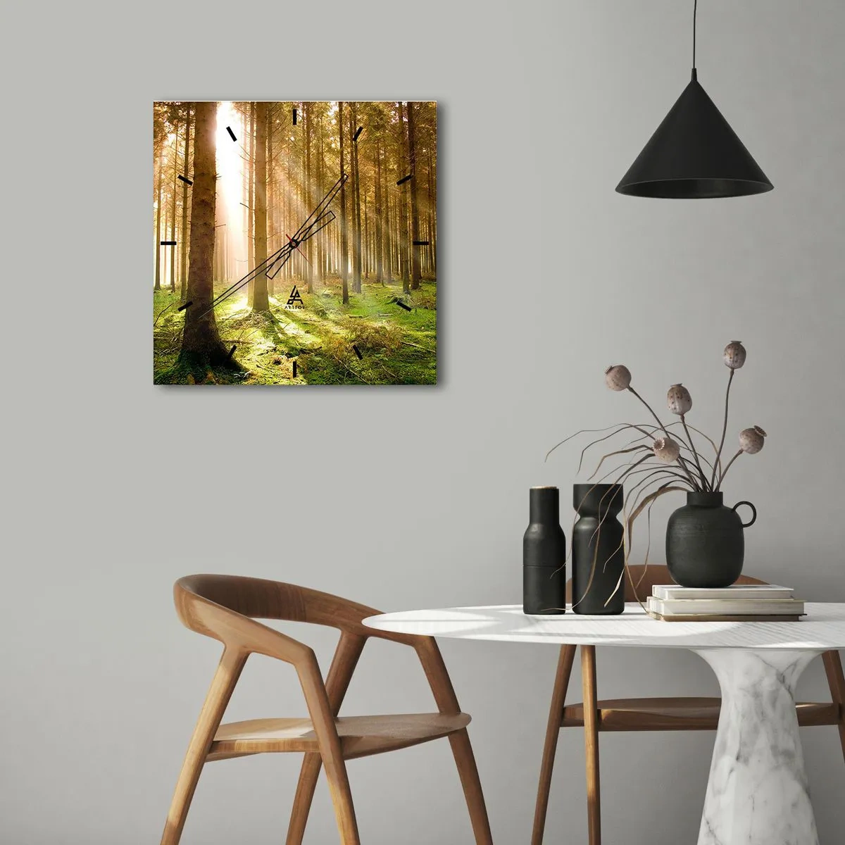 Horloge murale - Pendule murale - Forêt de conifères avec les rayons du soleil qui brillent à travers les arbres - 30x30cm - Les elfes vont bientôt apparaître - Décoration murale moderne pour le salon et la chambre ARTTOR