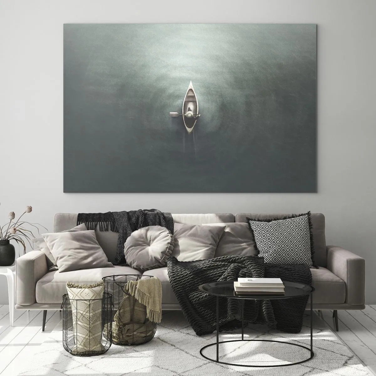 Impression sur verre - Image sur verre - Un bateau solitaire dérivant sur un lac calme et verdâtre - 70x50cm - À travers le lac de la lune - Décoration murale moderne pour le salon et la chambre ARTTOR