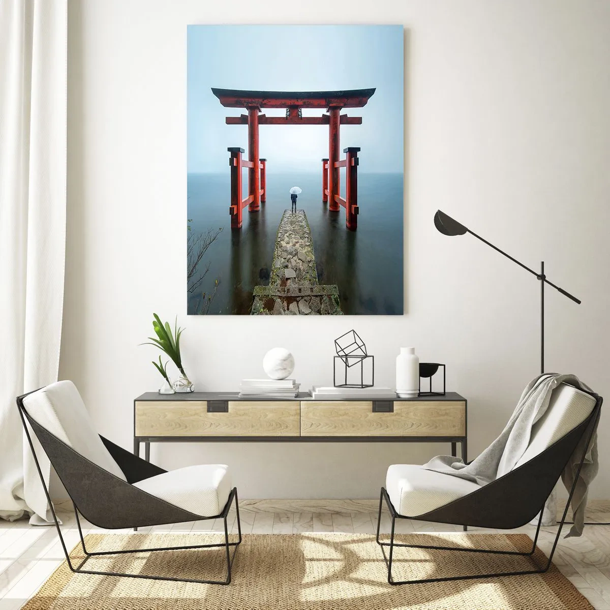Impression sur verre - Image sur verre - Un torii rouge sur une eau calme dans un décor brumeux - 50x70cm - Rêverie japonnaise - Décoration murale moderne pour le salon et la chambre ARTTOR