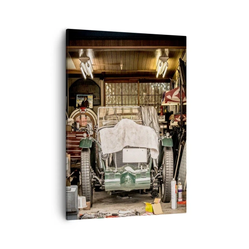 Impression sur toile - Image sur toile - Une vieille voiture dans un garage entourée d'outils et d'équipements - 50x70cm - Retour vers le passé - Décoration murale moderne pour le salon et la chambre ARTTOR