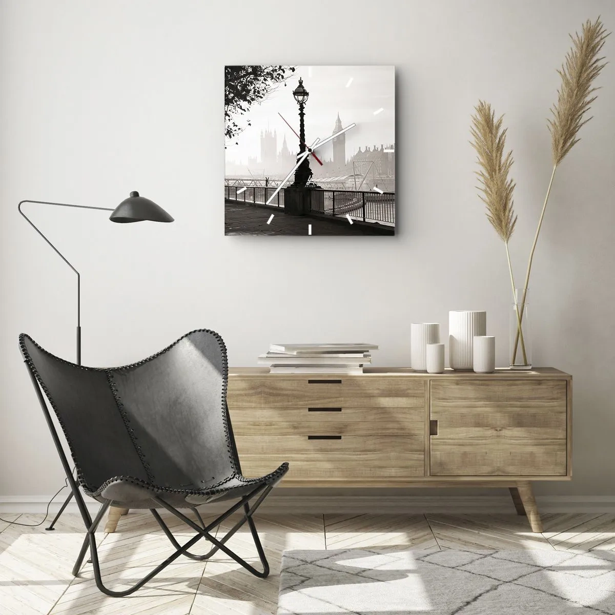 Horloge murale - Pendule murale - Une vue monochrome de Big Ben et de la Tamise. - 30x30cm - Un matin londonien - Décoration murale moderne pour le salon et la chambre ARTTOR