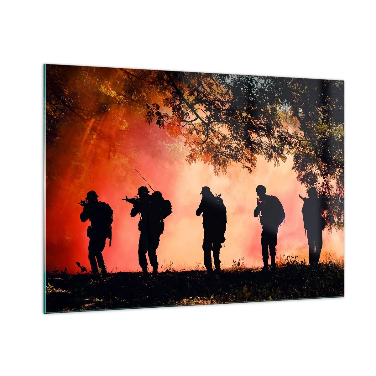 Impression sur verre - Image sur verre - Un groupe de soldats marchant sur fond de forêt en feu. - 100x70cm - … Tous pour un. - Décoration murale moderne pour le salon et la chambre ARTTOR