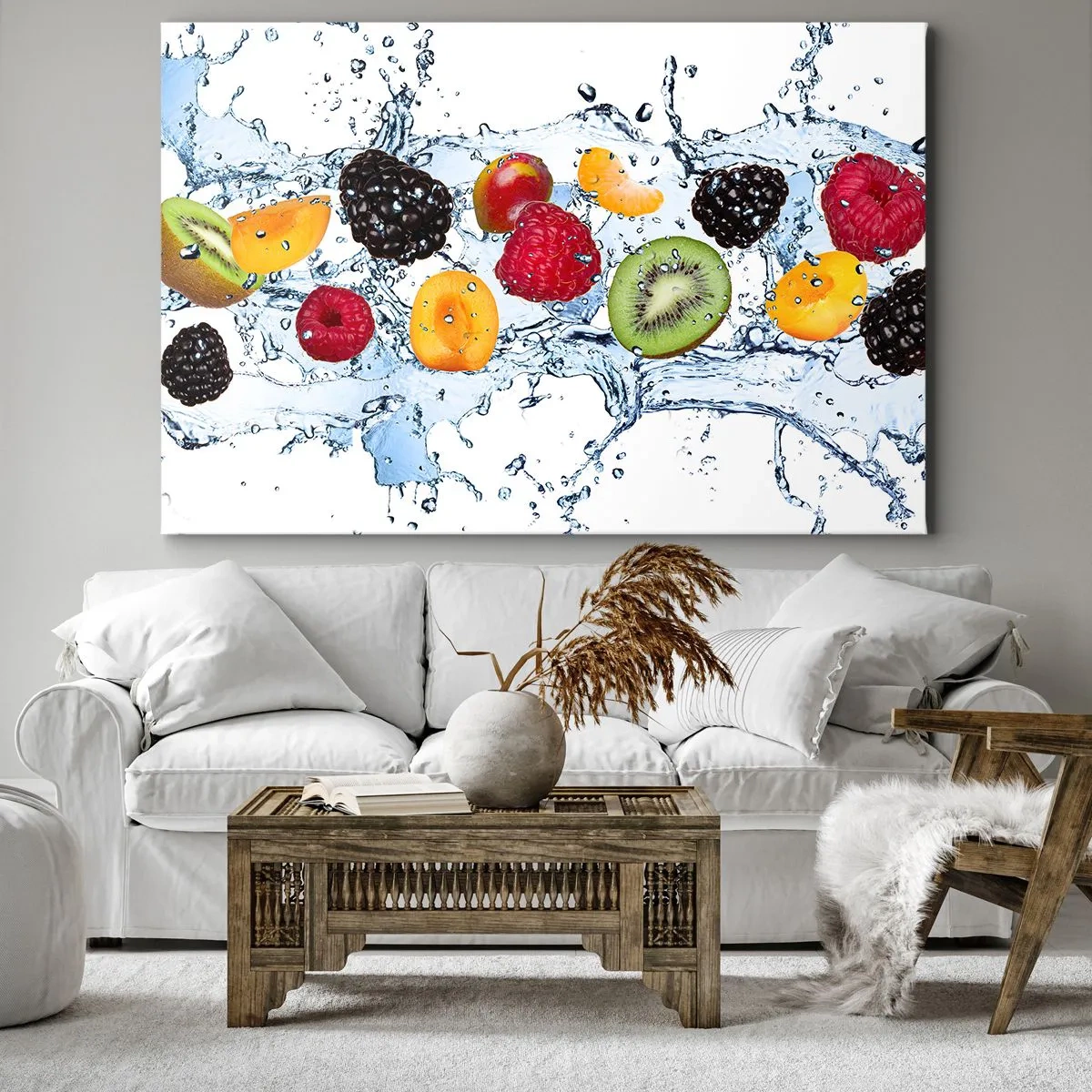 Impression sur toile - Image sur toile - Fruits colorés immergés dans des éclaboussures d'eau sur un fond blanc - 70x50cm - Amusez-vous avec nous - Décoration murale moderne pour le salon et la chambre ARTTOR