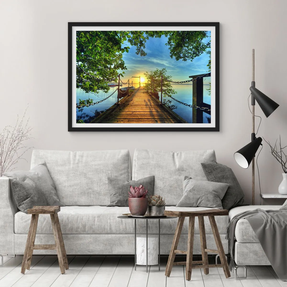 Affiche dans un cadre noir - Poster - Une jetée sur le lac dans les rayons du soleil couchant - 70x50cm - L'ouest au-dessus de l'eau - Décoration murale moderne pour le salon et la chambre ARTTOR