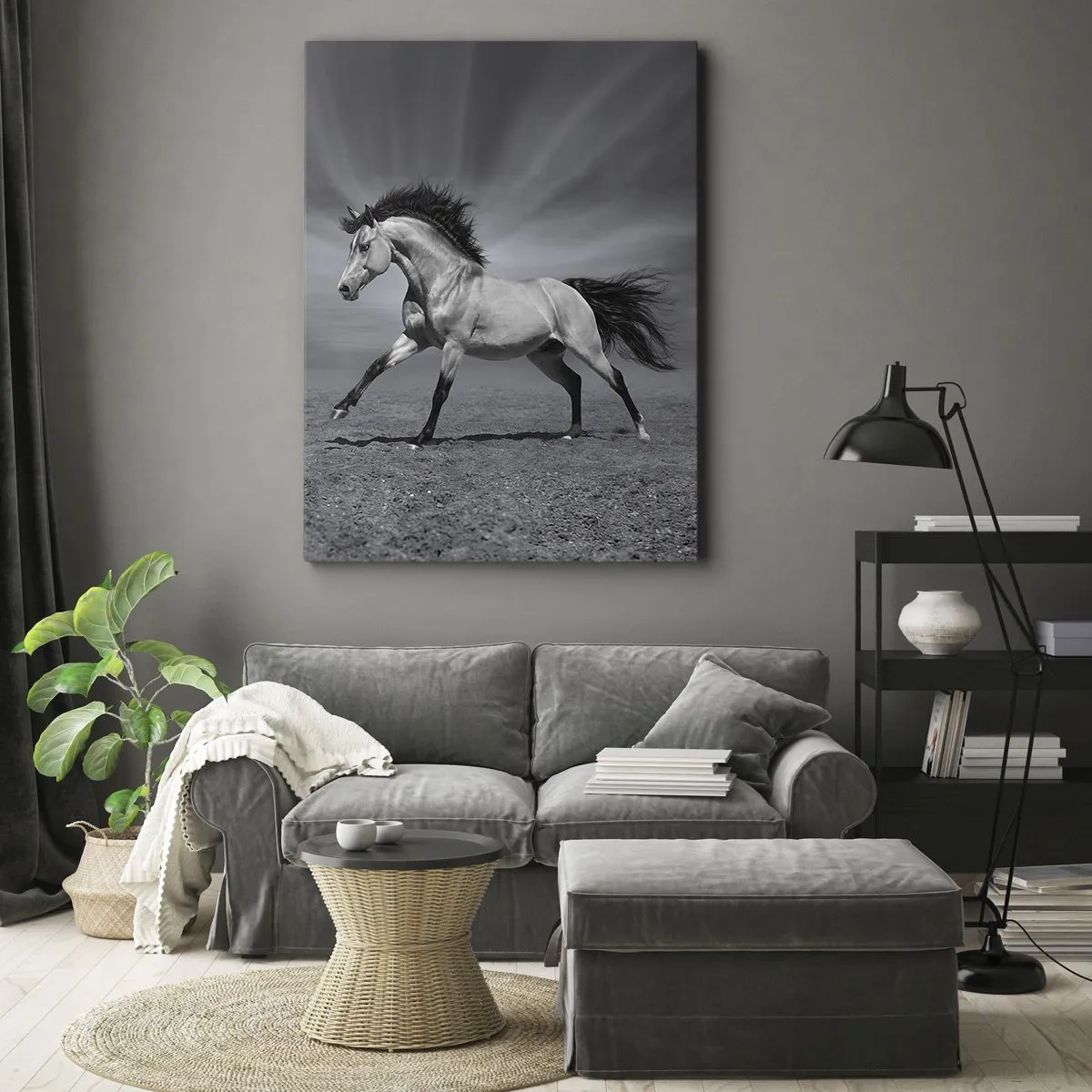 Impression sur toile - Image sur toile - Un cheval noir et blanc dans une pose dynamique dans le désert. - 50x70cm - Né pour séduire - Décoration murale moderne pour le salon et la chambre ARTTOR