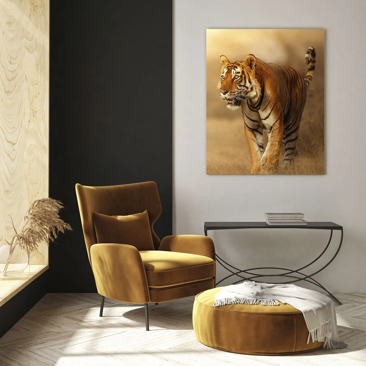 Impression sur verre - Image sur verre - Un tigre marchant dans la savane aux couleurs chaudes - 80x120cm - Avant l'attaque - Décoration murale moderne pour le salon et la chambre ARTTOR