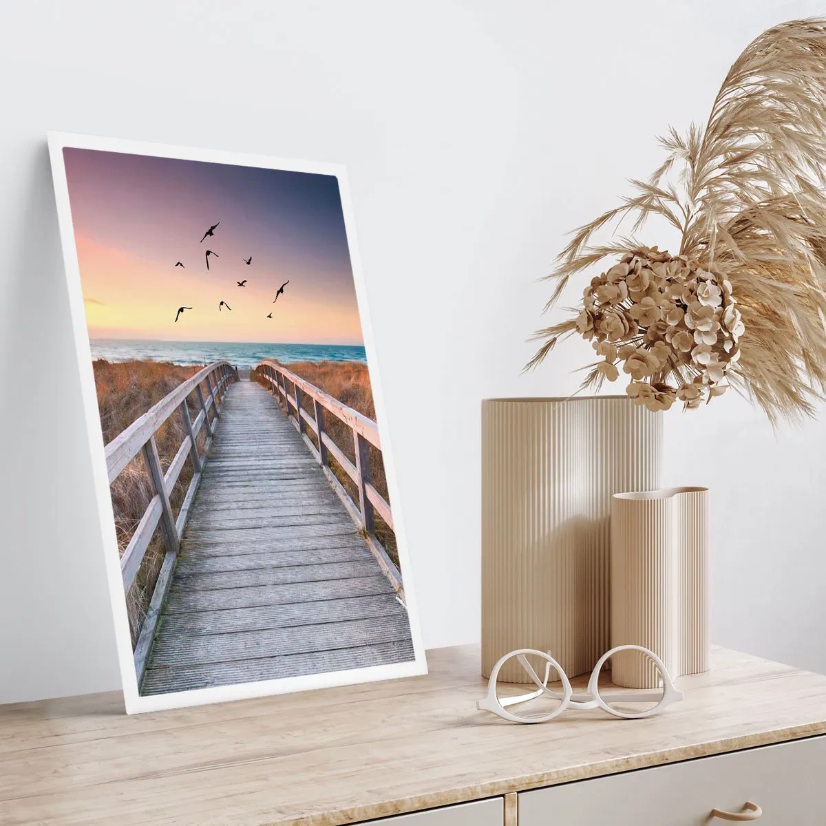 Affiche - Poster - Jetée en bois menant à la plage au coucher du soleil - 50x70cm - Envol des espaces - Décoration murale moderne pour le salon et la chambre ARTTOR