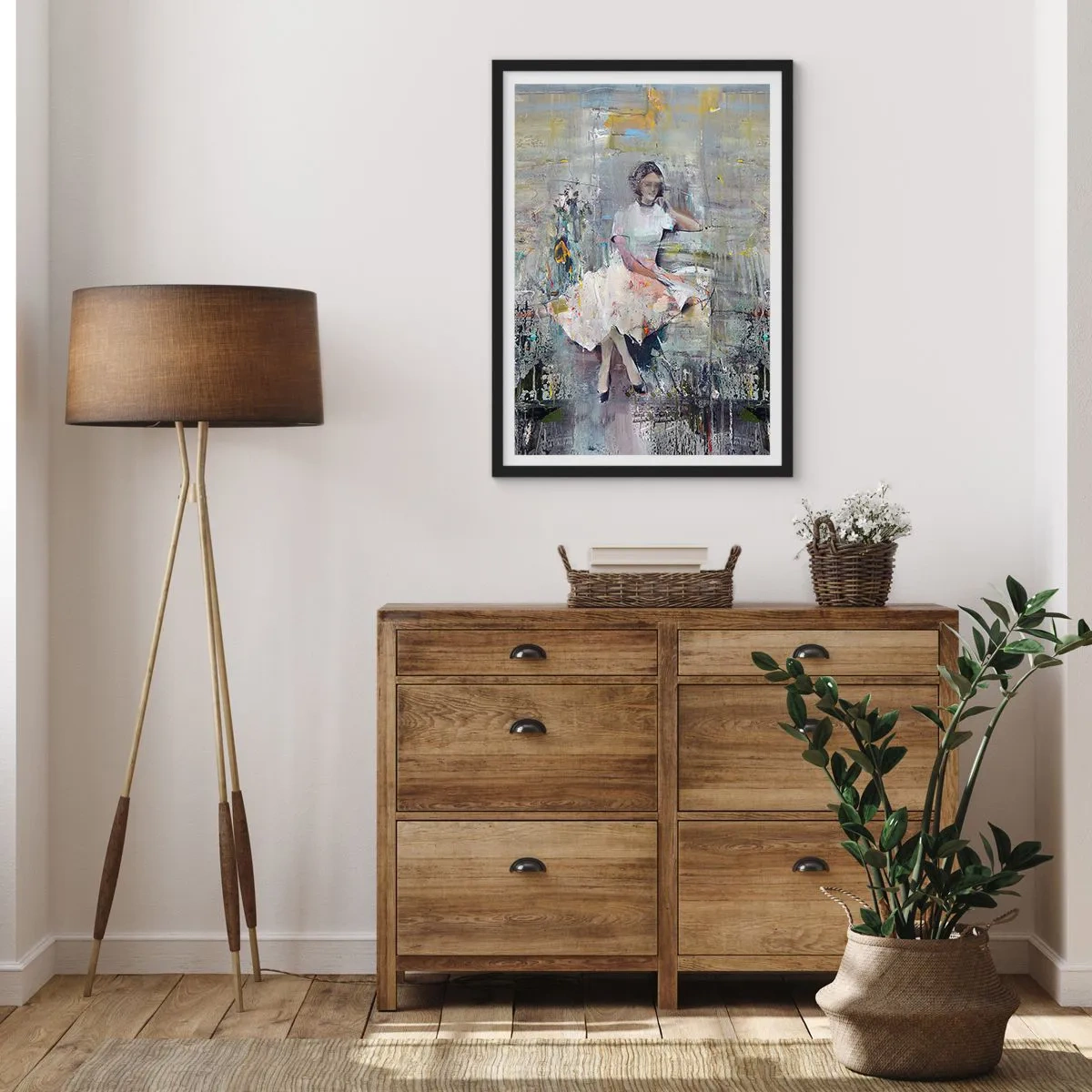 Affiche dans un cadre noir - Poster - Figure abstraite d'une femme en robe sur un fond texturé - 50x70cm - Classique et moderne - Décoration murale moderne pour le salon et la chambre ARTTOR